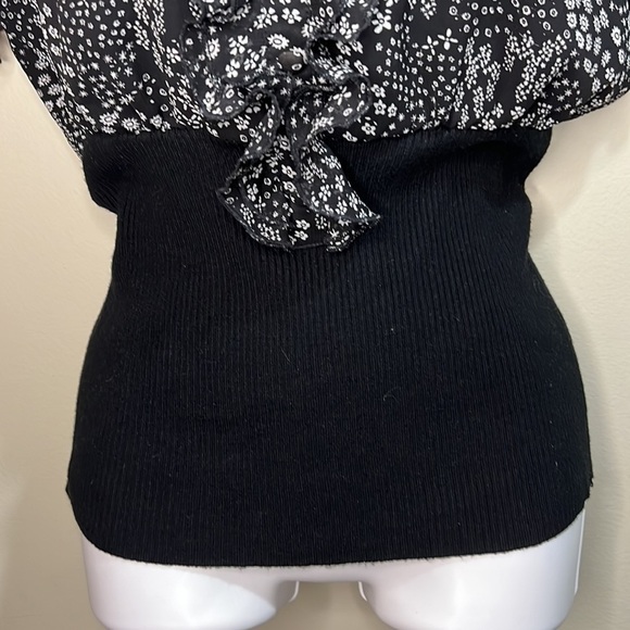 Studio 1940 ruffled collar top size M - Picture 3 of 5